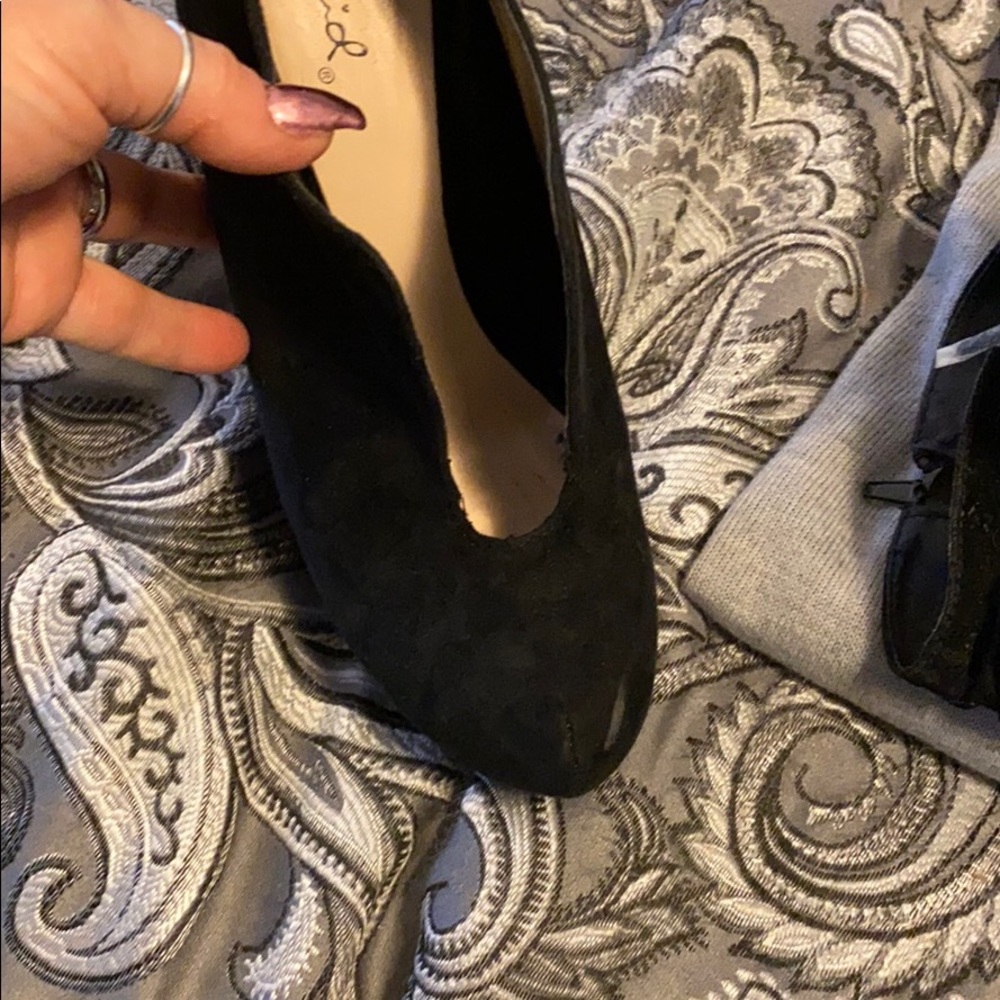 Pumps - Picture 2 of 5